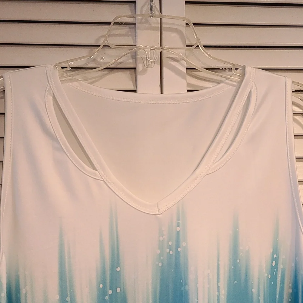 SUMMER Top V Neck w cut out designs Teal/White NWT 1XL long - Picture 2 of 3